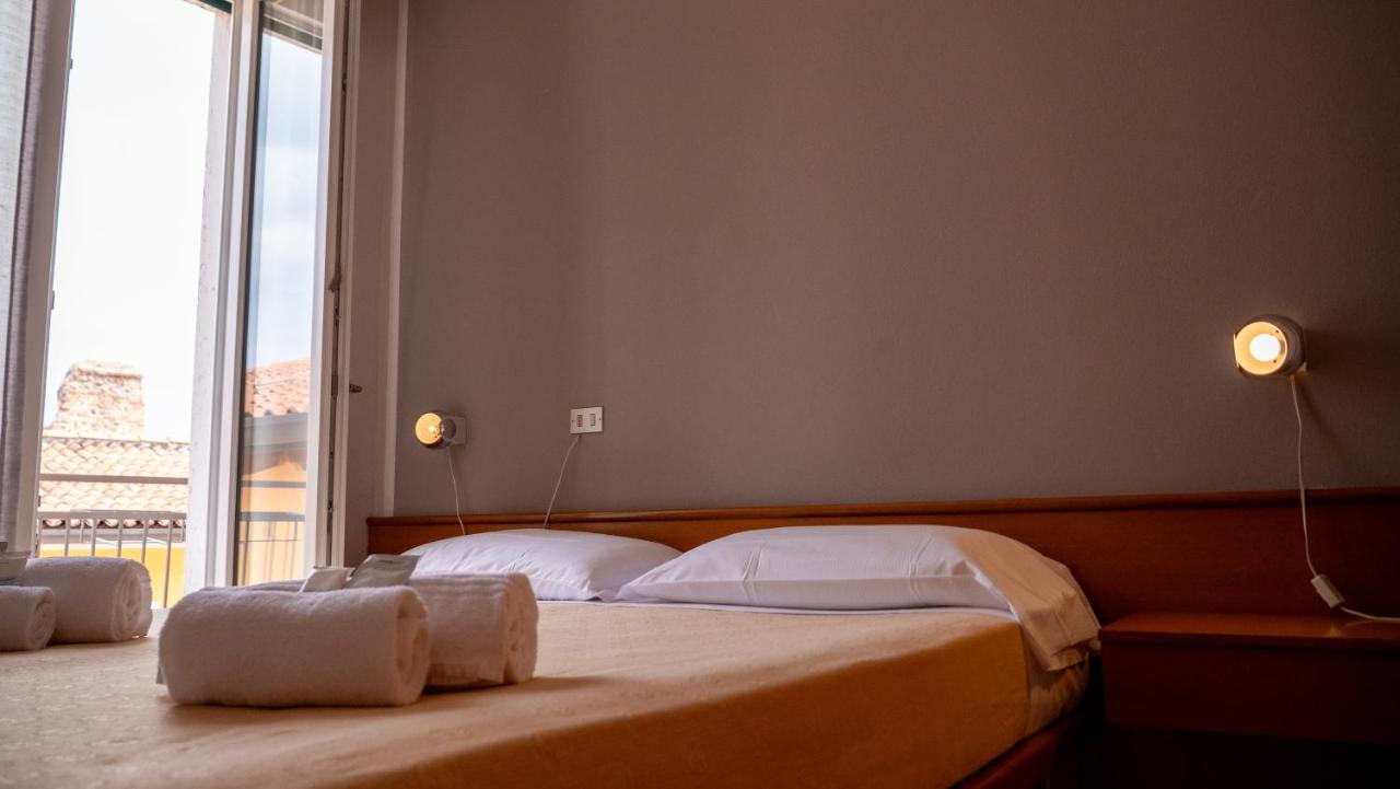 Albergo Tecla Lazise Esterno foto
